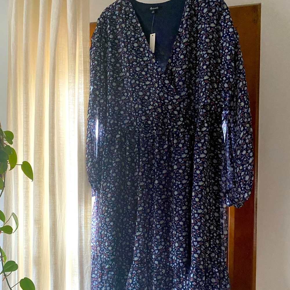 Tie-Waist Midi Dress in Harvest Vine